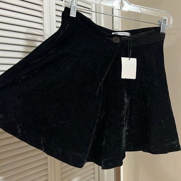 ZARA  Skorts  - Picture 3 of 8